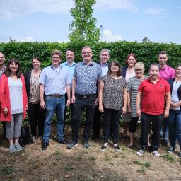 Neu gewählter SPD Kreisvorstand v.l.n.r.: Oliver Hieber, Daniel Sauer, Gerlinde Kraus, Nadine Zimmer, Simon Berninger, Reiner Büttner, Laurenz Kuhmann, Andreas Schwarz (Unterbezirks-Vorsitzender), Bettina Drummer, Lona Hagen, Anita Kern, Atila Karabag, Richard Schmidt, Katja Rabold-Knitter, Jens Crueger