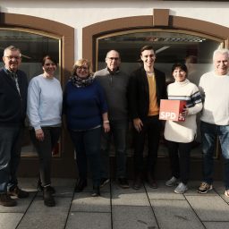Gruppenbild der 7 SPD Mitglieder, die an der Ortsvereinsklausur im Bürgerbüro der SPD Forchheim mitgearbeitet haben